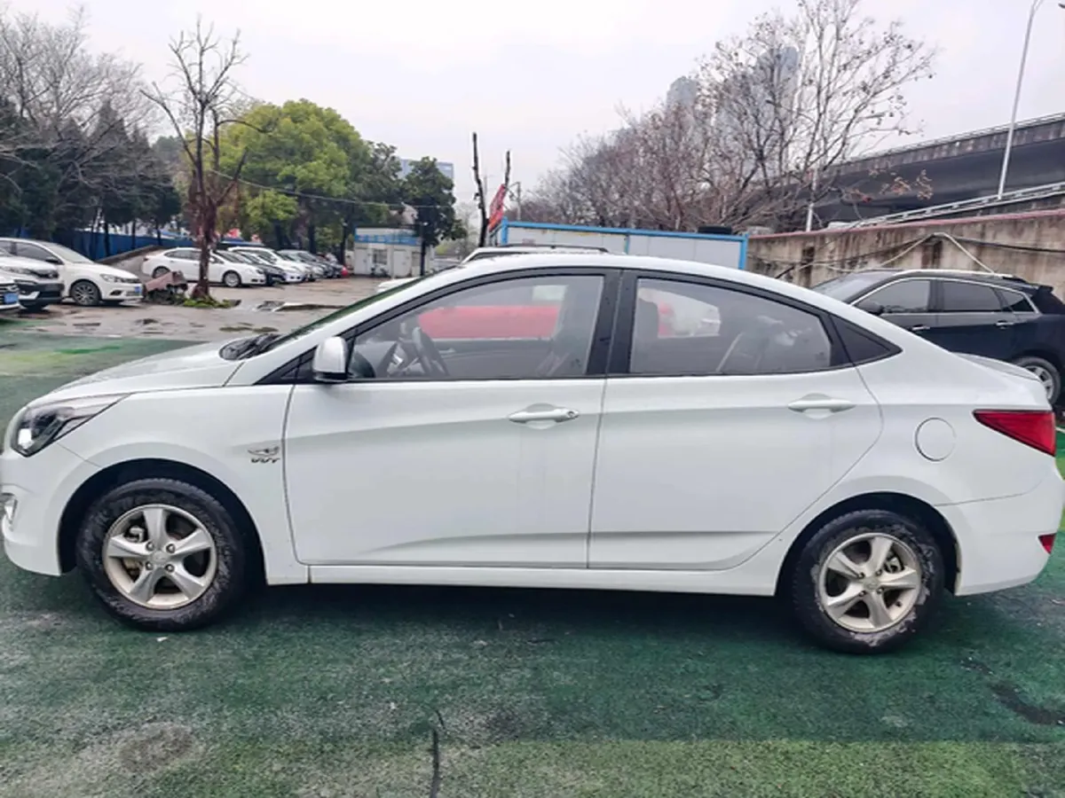 2016 Hyundai Reina 1.4L 107HP L4 4AT,autocango,china used car exporter,china ev exporter,chinese used car exporter,chinese used ev exporter