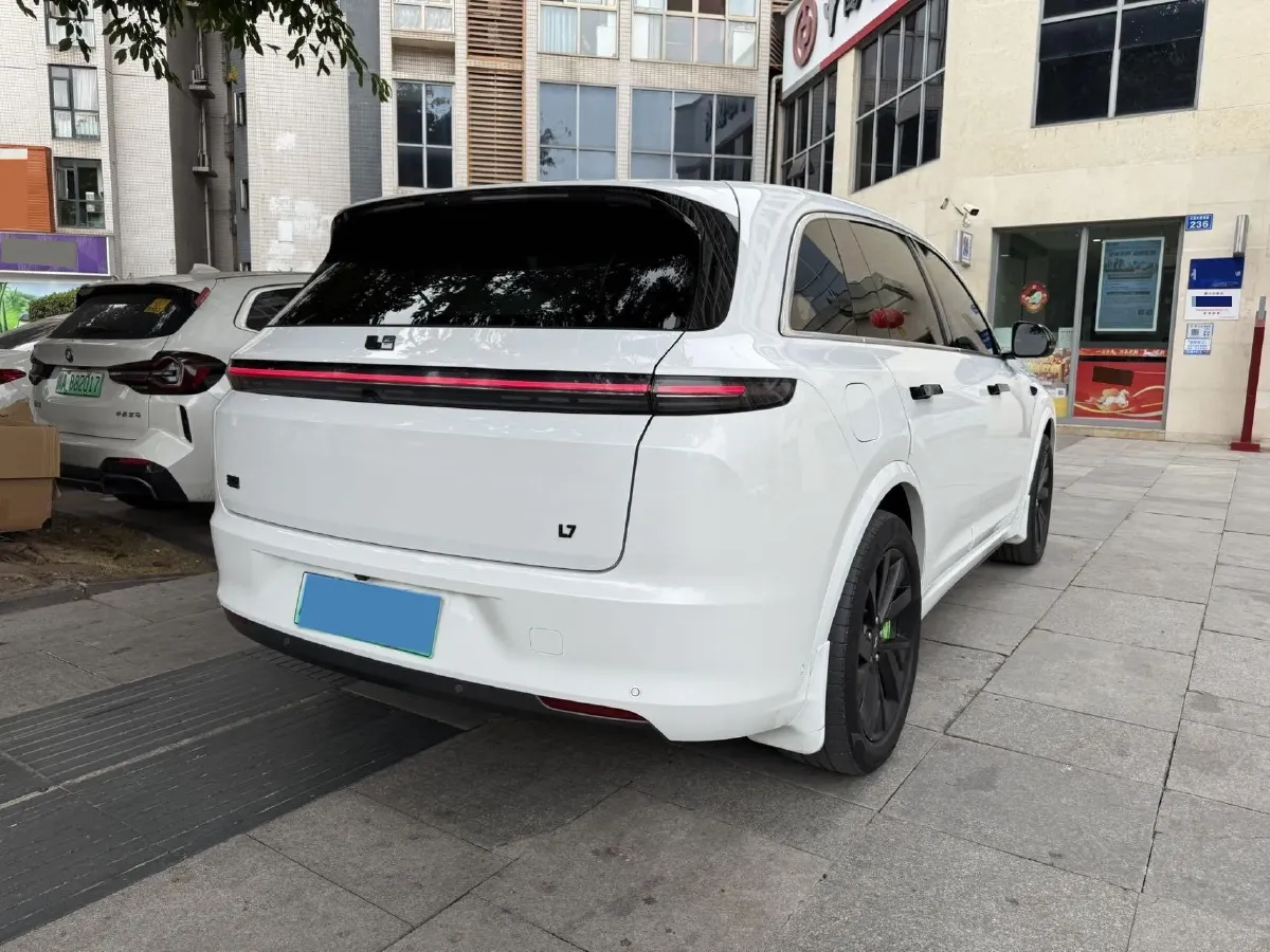 2023 Li L7 Range Extended 154HP REEV 40.9KWH,autocango,china used car exporter,china ev exporter,chinese used car exporter,chinese used ev exporter