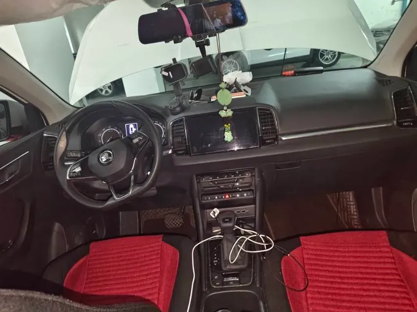 2021 Skoda Karoq 1.4T 150HP L4 7DCT,autocango,china used car exporter,china ev exporter,chinese used car exporter,chinese used ev exporter