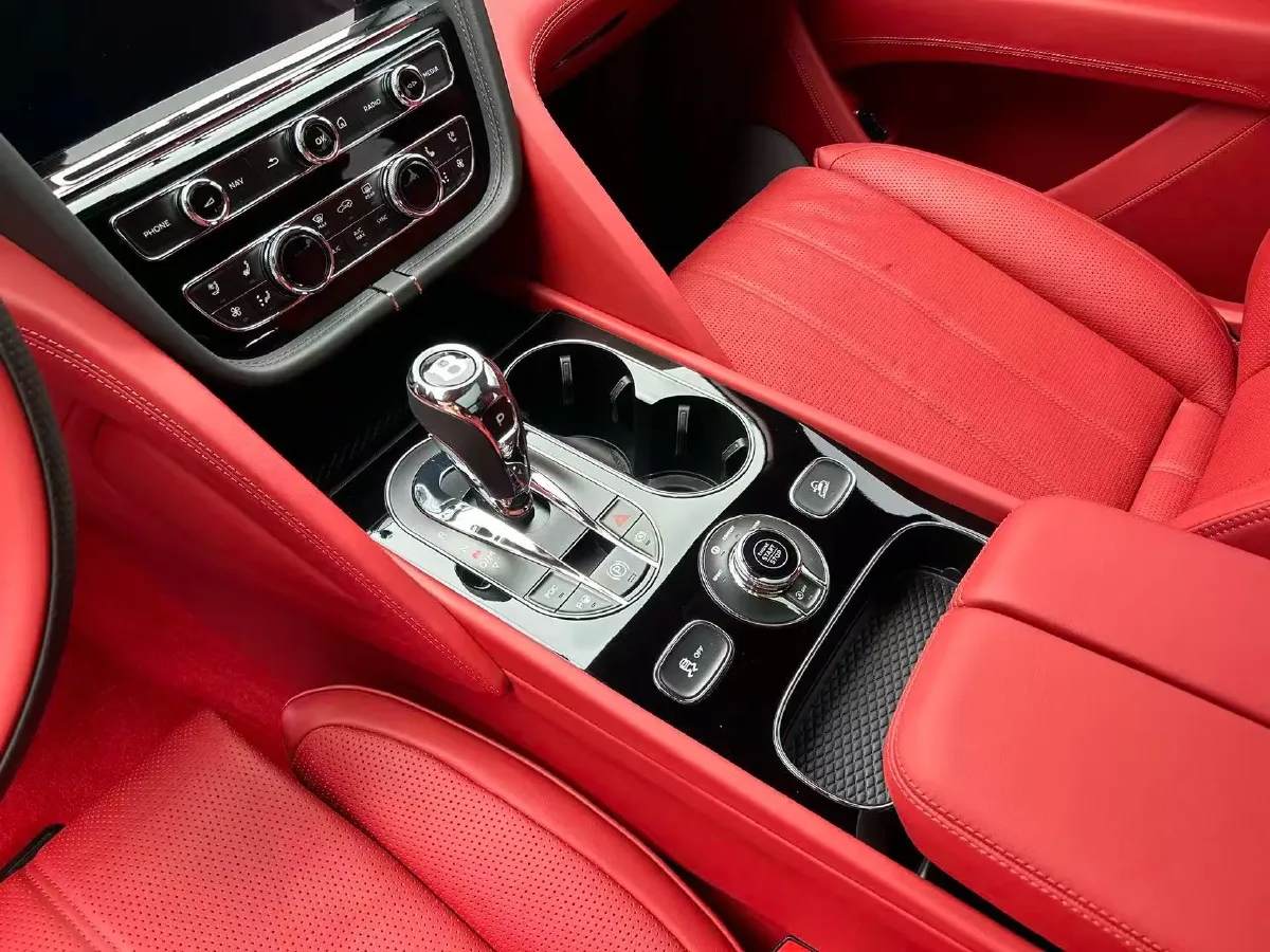 2021 Bentley Bentayga 4.0T 550HP V8 8AT,autocango,china used car exporter,china ev exporter,chinese used car exporter,chinese used ev exporter