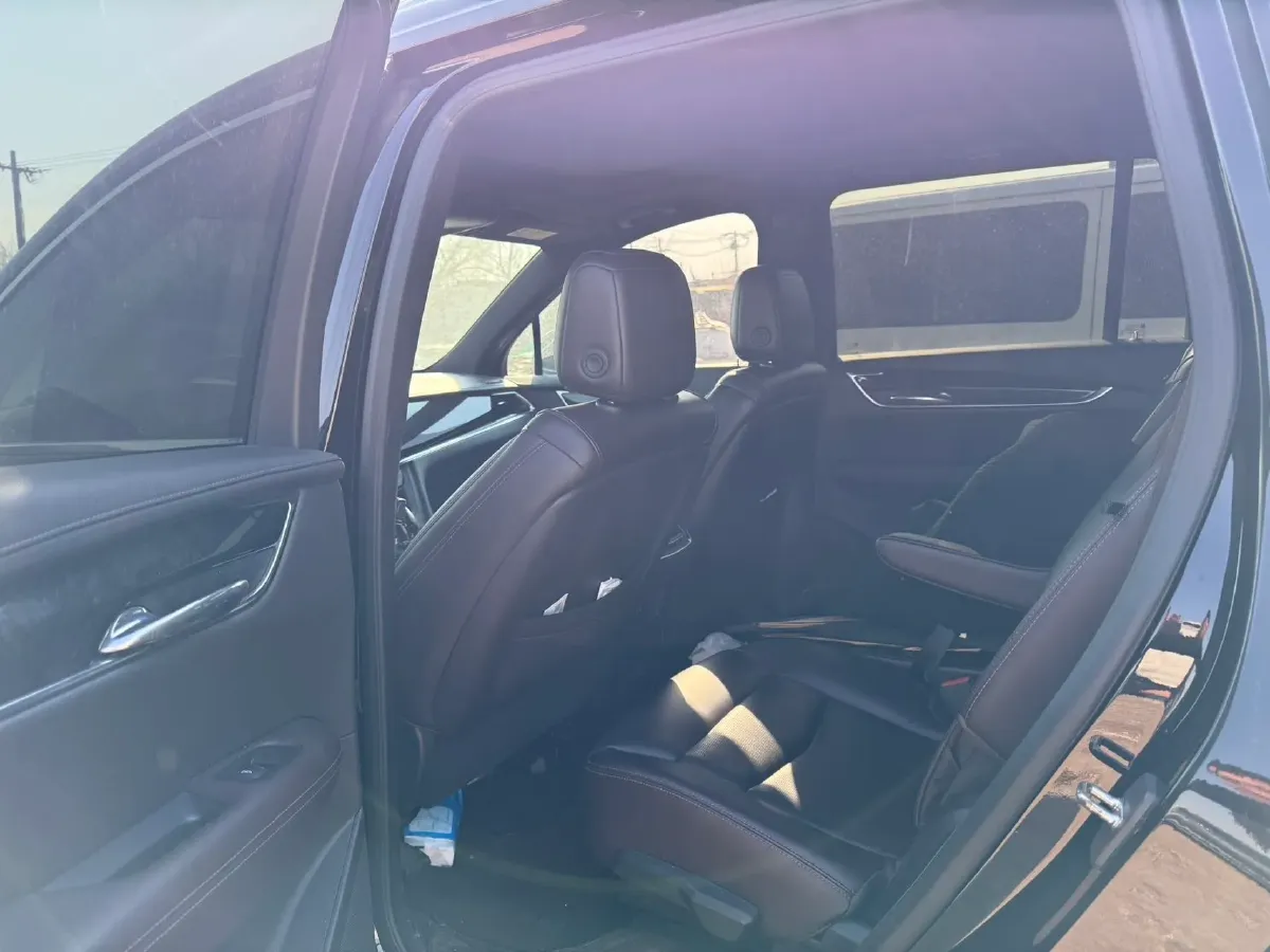 2021 Cadillac XT6 2.0T 237HP L4 9AT,autocango,china used car exporter,china ev exporter,chinese used car exporter,chinese used ev exporter