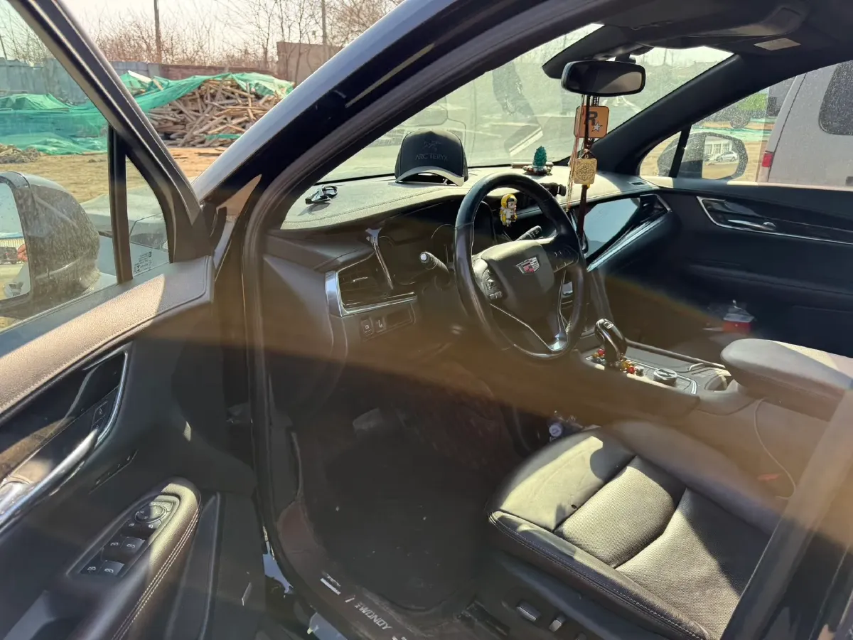 2021 Cadillac XT6 2.0T 237HP L4 9AT,autocango,china used car exporter,china ev exporter,chinese used car exporter,chinese used ev exporter