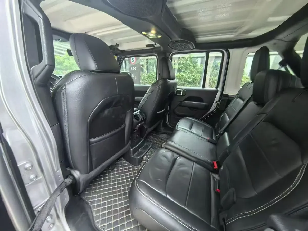 2019 Jeep Wrangler 2.0T 266HP L4 8AT,autocango,china used car exporter,china ev exporter,chinese used car exporter,chinese used ev exporter