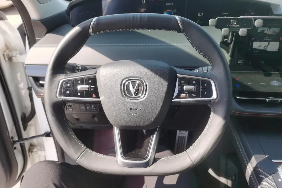 2021 ChangAn UNI-K 2.0T 233HP L4 8AT,autocango,china used car exporter,china ev exporter,chinese used car exporter,chinese used ev exporter