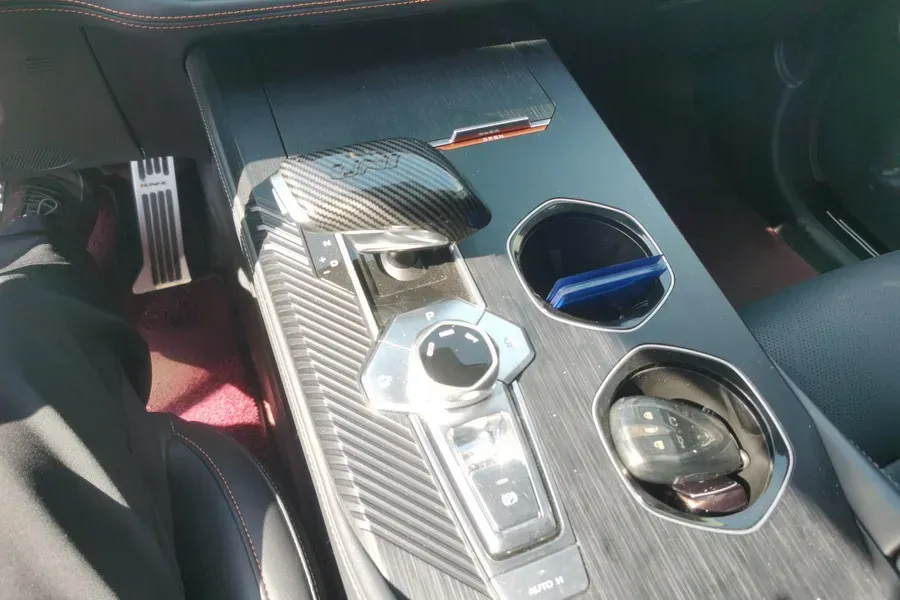 2021 ChangAn UNI-K 2.0T 233HP L4 8AT,autocango,china used car exporter,china ev exporter,chinese used car exporter,chinese used ev exporter