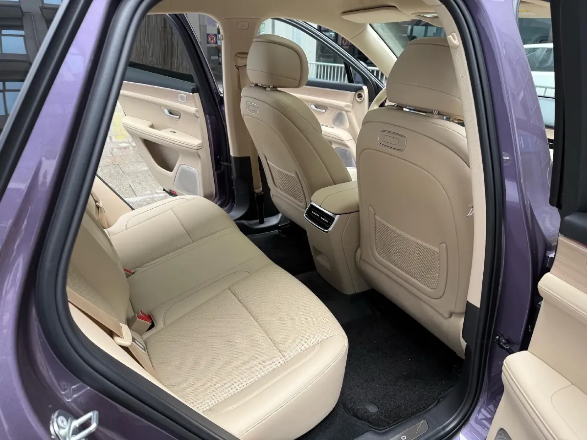 2025 AITO AITO M5 1.5T 152HP L4 REEV 42KWH,autocango,china used car exporter,china ev exporter,chinese used car exporter,chinese used ev exporter