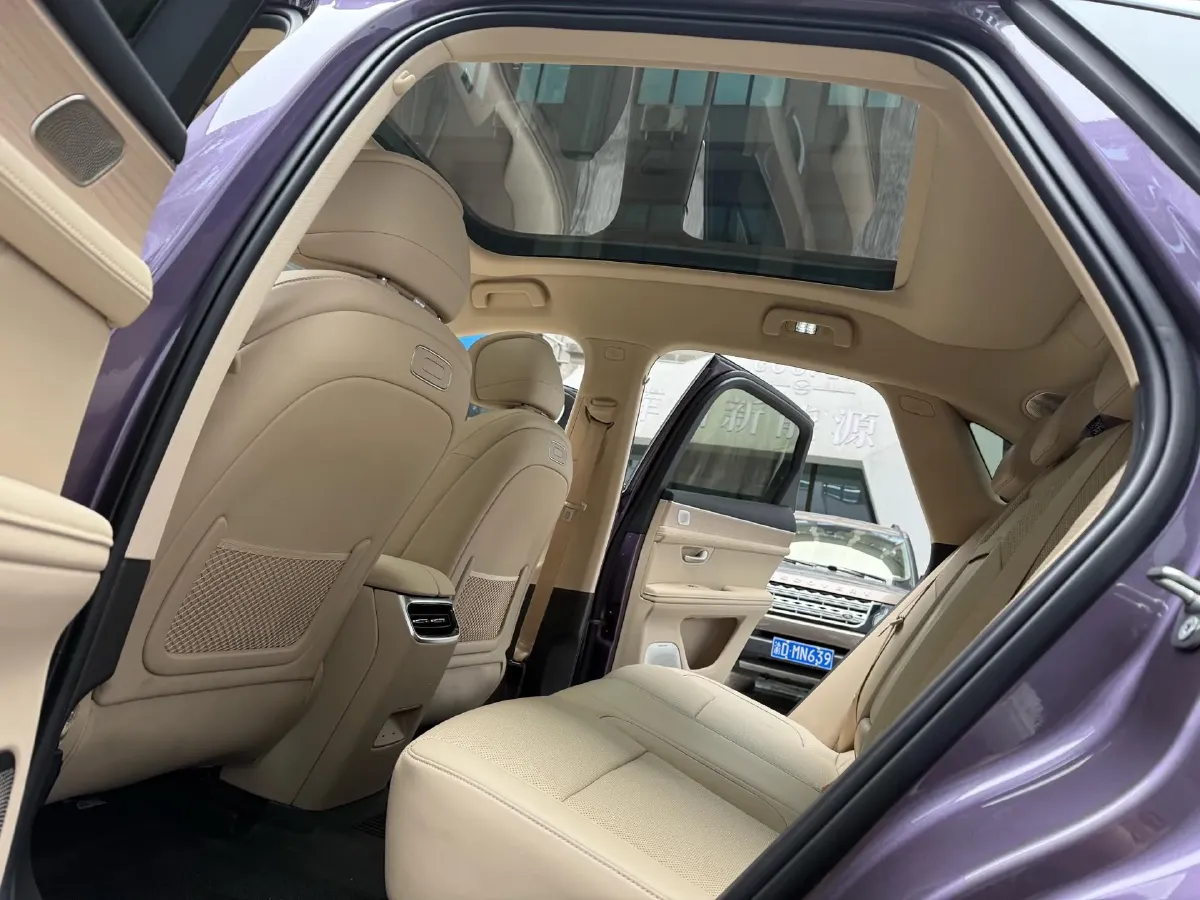 2025 AITO AITO M5 1.5T 152HP L4 REEV 42KWH,autocango,china used car exporter,china ev exporter,chinese used car exporter,chinese used ev exporter