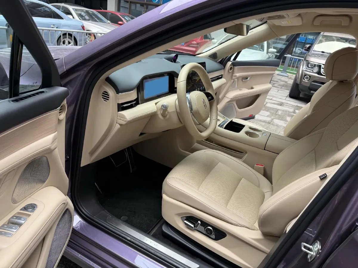 2025 AITO AITO M5 1.5T 152HP L4 REEV 42KWH,autocango,china used car exporter,china ev exporter,chinese used car exporter,chinese used ev exporter