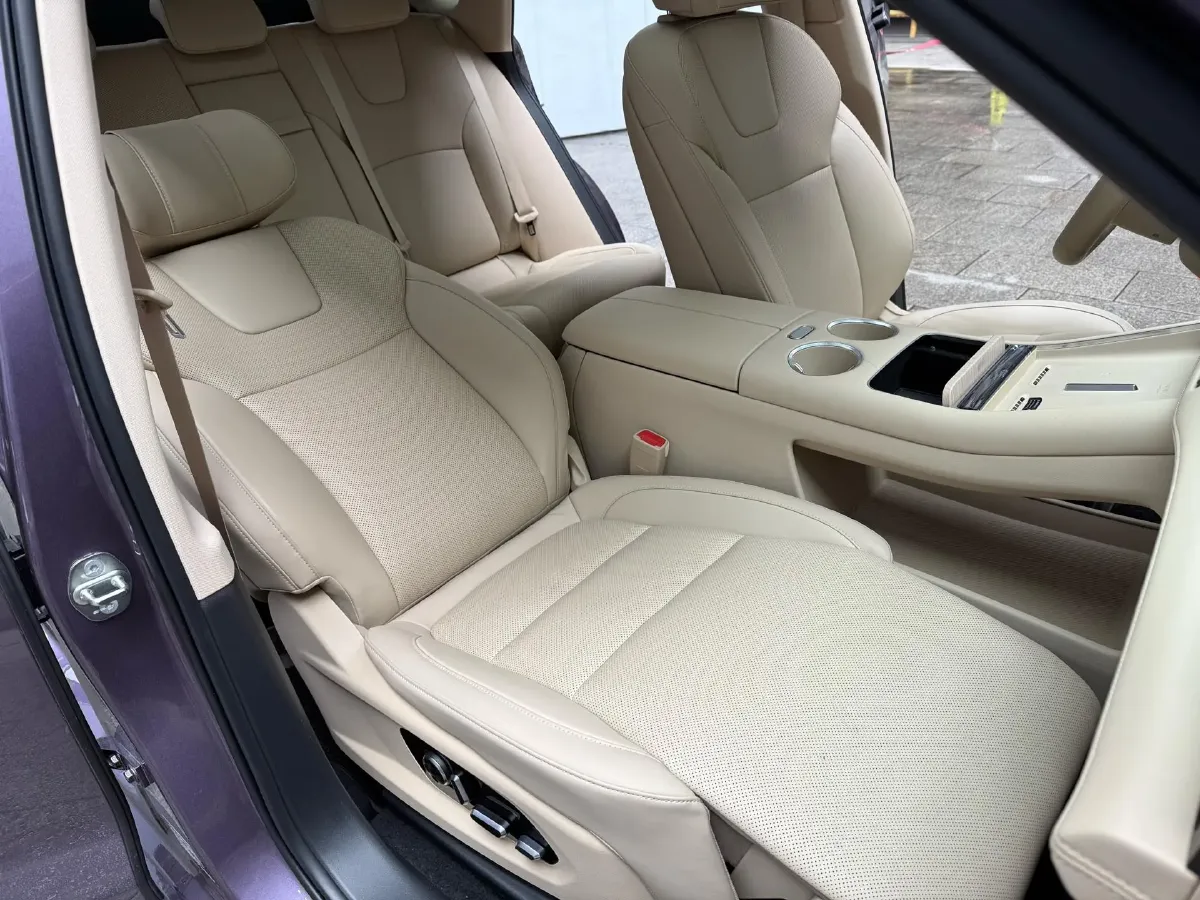 2025 AITO AITO M5 1.5T 152HP L4 REEV 42KWH,autocango,china used car exporter,china ev exporter,chinese used car exporter,chinese used ev exporter