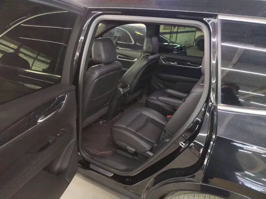 2022 Cadillac XT6 2.0T 237HP L4 9AT,autocango,china used car exporter,china ev exporter,chinese used car exporter,chinese used ev exporter