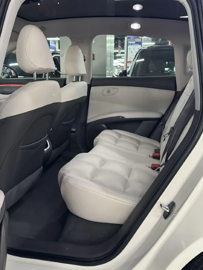 2023 IM LS6 BEV 71KWH,autocango,china used car exporter,china ev exporter,chinese used car exporter,chinese used ev exporter