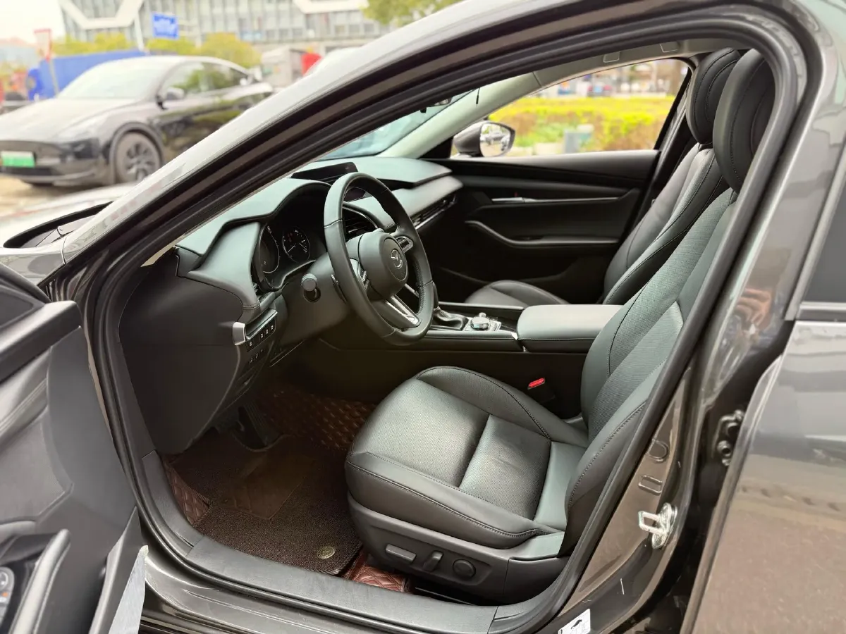 2023 Mazda 3 Axela 2.0L 158HP L4 6AT,autocango,china used car exporter,china ev exporter,chinese used car exporter,chinese used ev exporter