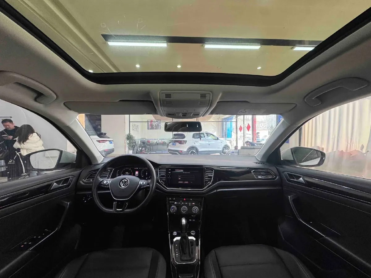 2022 Volkswagen T-Roc 1.4T 150HP L4 7DCT,autocango,china used car exporter,china ev exporter,chinese used car exporter,chinese used ev exporter