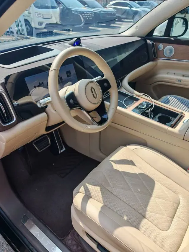 2024 AITO AITO M9 1.5T 152HP L4 REEV 52KWH,autocango,china used car exporter,china ev exporter,chinese used car exporter,chinese used ev exporter