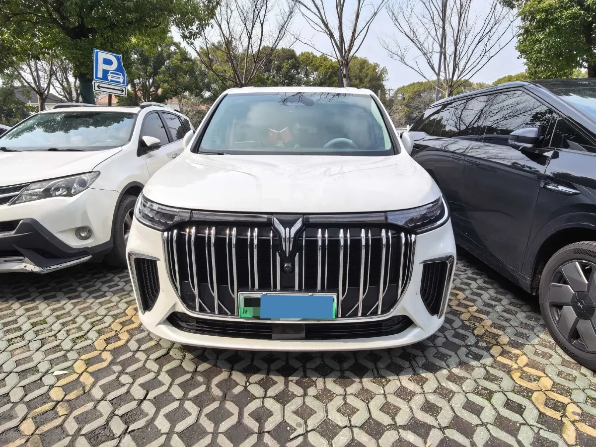 2022 Voyah Dream 1.5T 136HP L4 PHEV 25.57KWH,autocango,china used car exporter,china ev exporter,chinese used car exporter,chinese used ev exporter