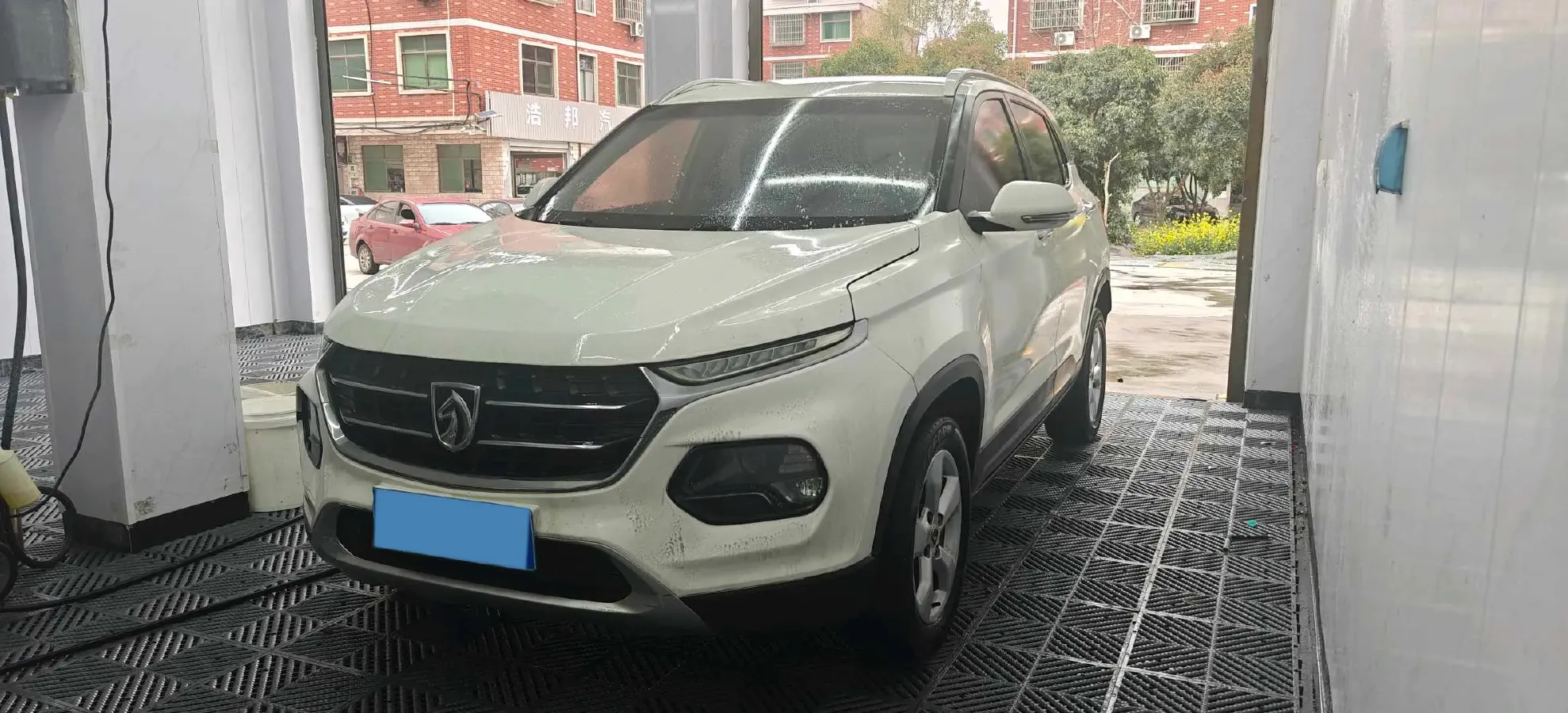 2017 BaoJun 310W 1.5L 105HP L4 6MT,autocango,china used car exporter,china ev exporter,chinese used car exporter,chinese used ev exporter
