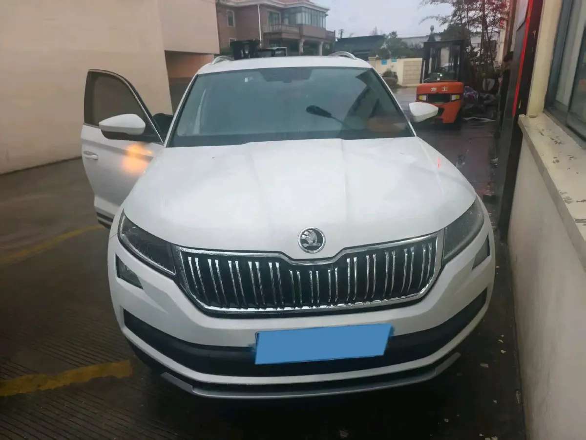 2018 Skoda Kodiak 2.0T 186HP L4 7DCT,autocango,china used car exporter,china ev exporter,chinese used car exporter,chinese used ev exporter
