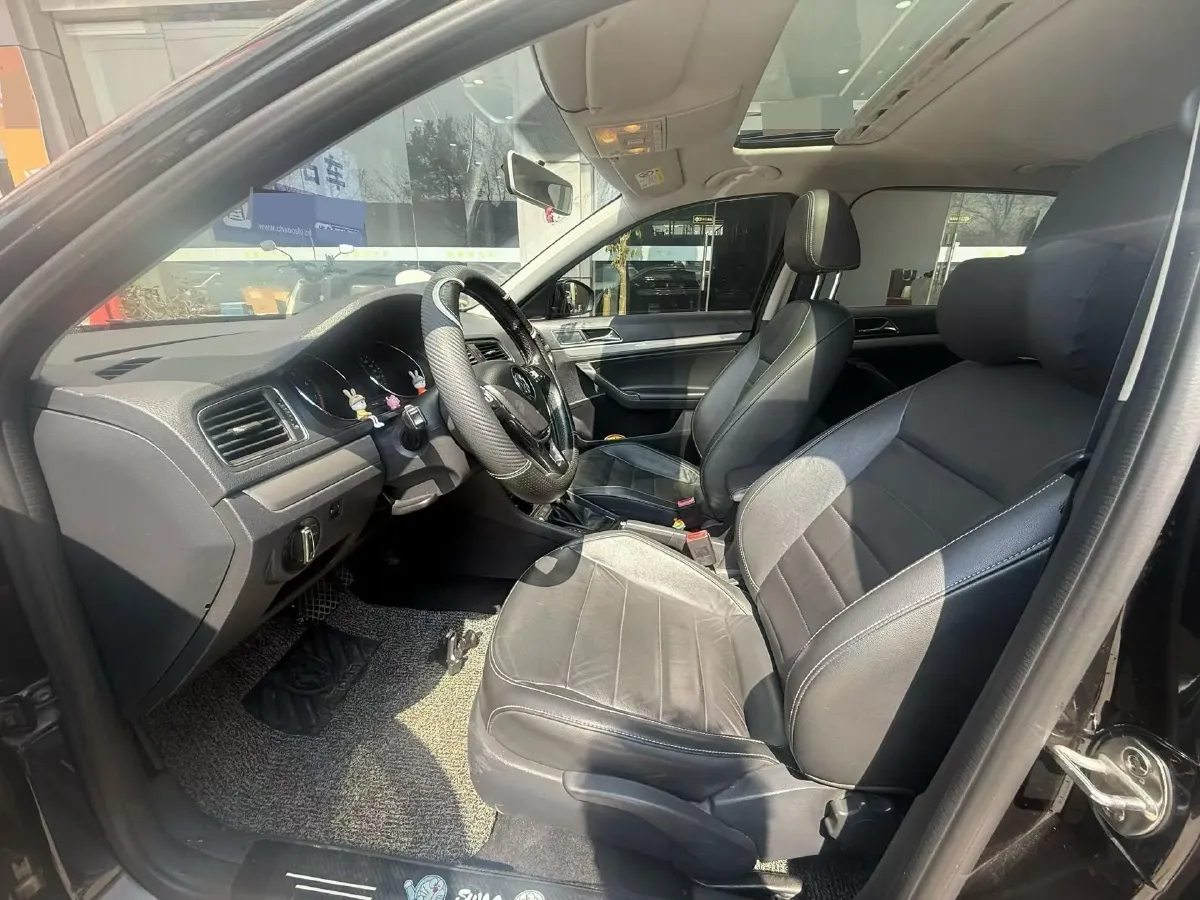 2017 Volkswagen Lavida 1.4T 131HP L4 7DCT,autocango,china used car exporter,china ev exporter,chinese used car exporter,chinese used ev exporter