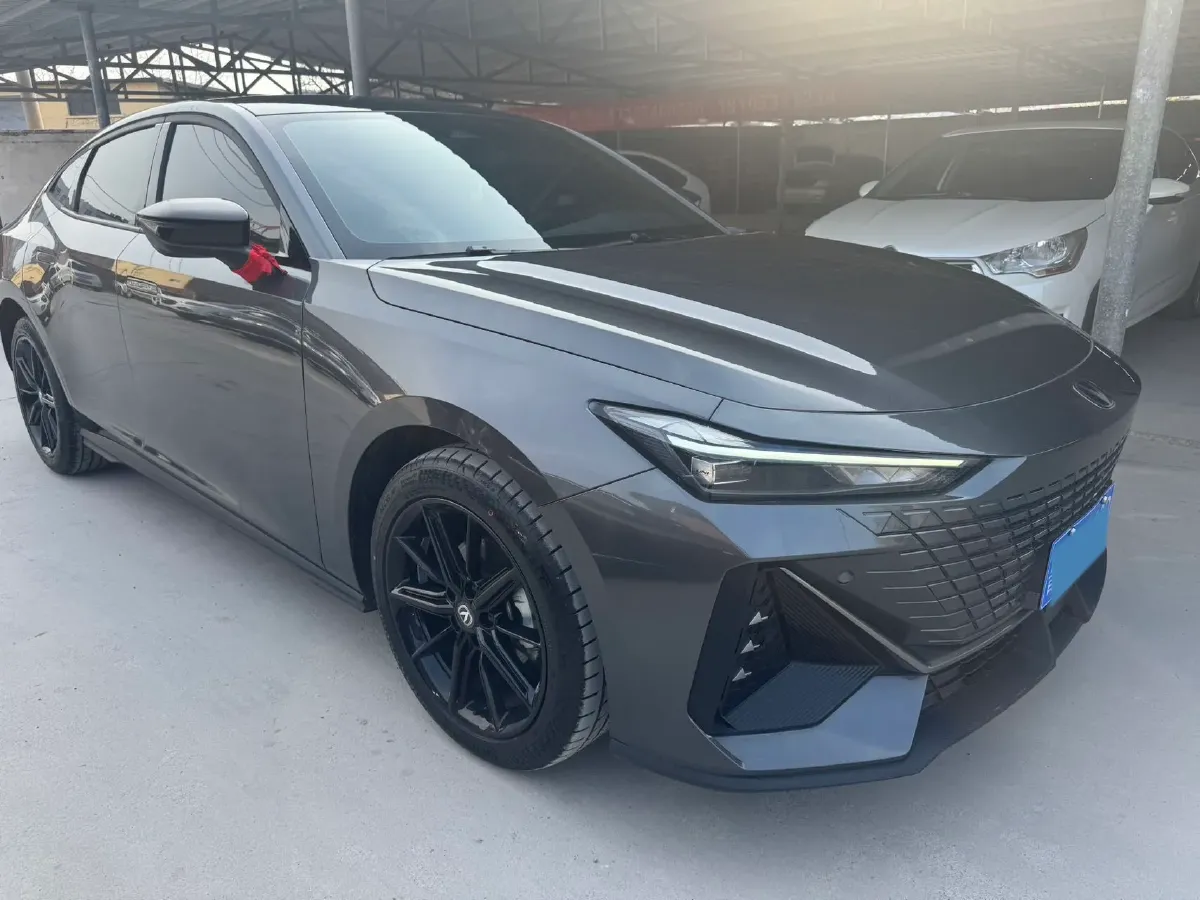 2023 ChangAn UNI-V 1.5T 188HP L4 7DCT,autocango,china used car exporter,china ev exporter,chinese used car exporter,chinese used ev exporter