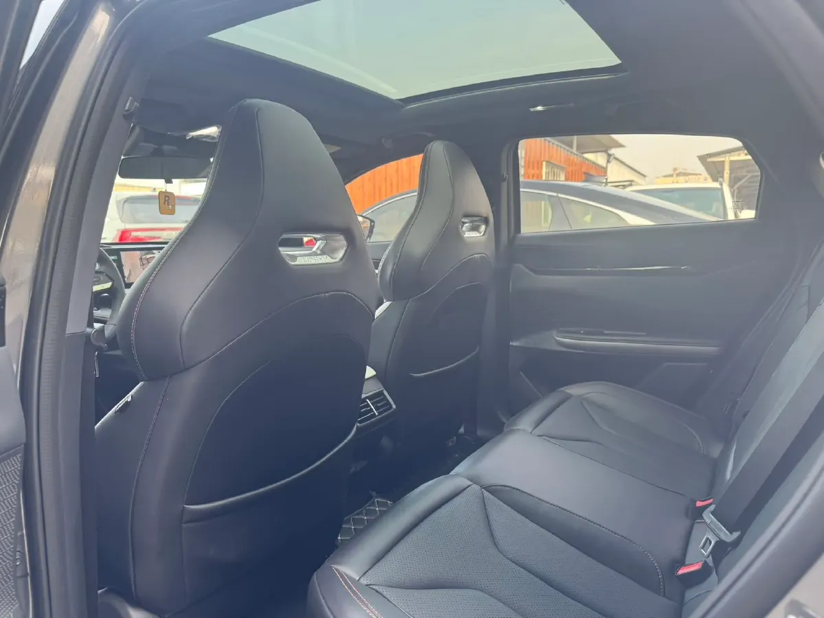 2023 ChangAn UNI-V 1.5T 188HP L4 7DCT,autocango,china used car exporter,china ev exporter,chinese used car exporter,chinese used ev exporter