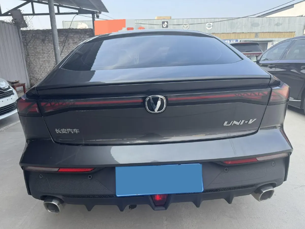 2023 ChangAn UNI-V 1.5T 188HP L4 7DCT,autocango,china used car exporter,china ev exporter,chinese used car exporter,chinese used ev exporter