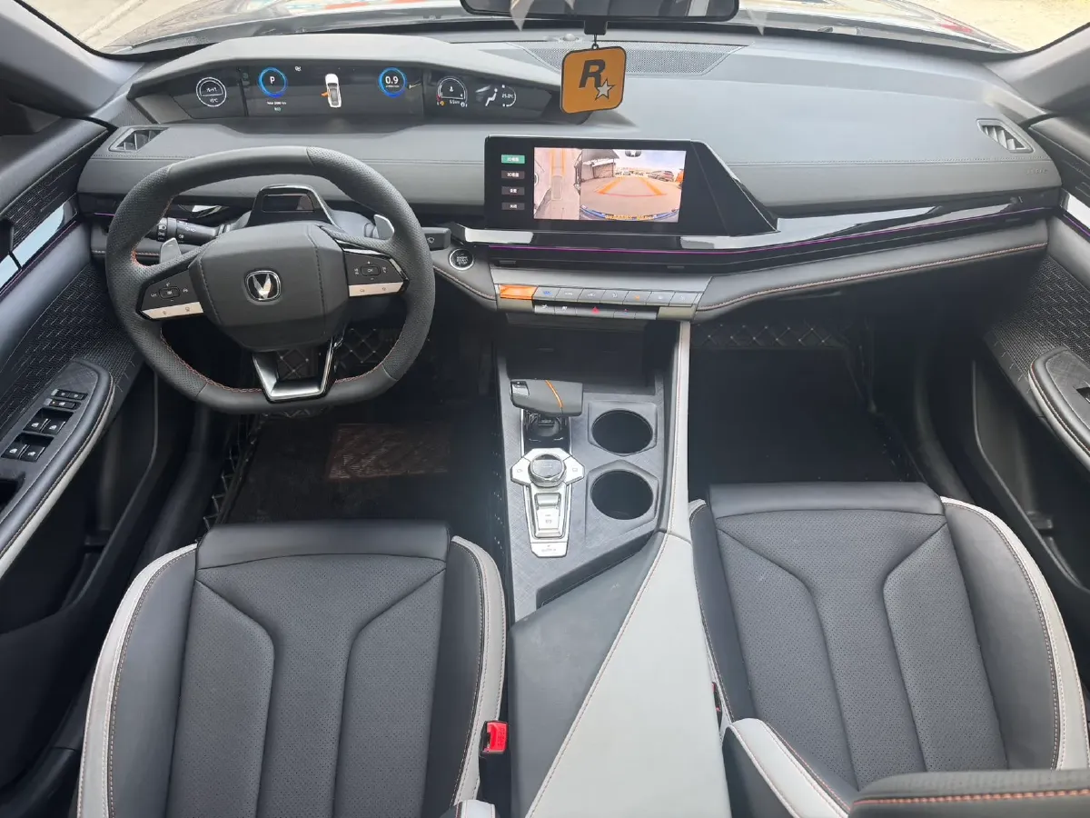 2023 ChangAn UNI-V 1.5T 188HP L4 7DCT,autocango,china used car exporter,china ev exporter,chinese used car exporter,chinese used ev exporter