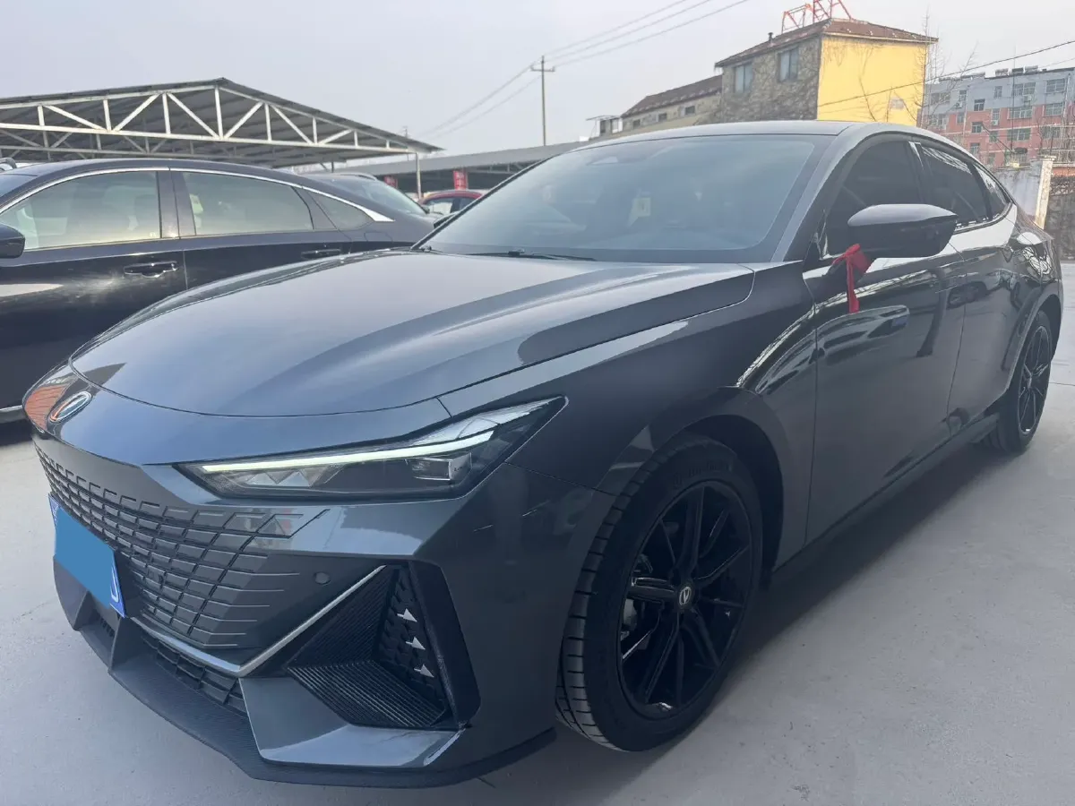 2023 ChangAn UNI-V 1.5T 188HP L4 7DCT,autocango,china used car exporter,china ev exporter,chinese used car exporter,chinese used ev exporter