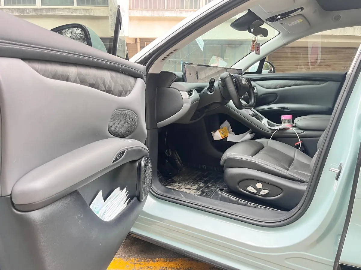 2023 IM LS6 BEV 100KWH,autocango,china used car exporter,china ev exporter,chinese used car exporter,chinese used ev exporter