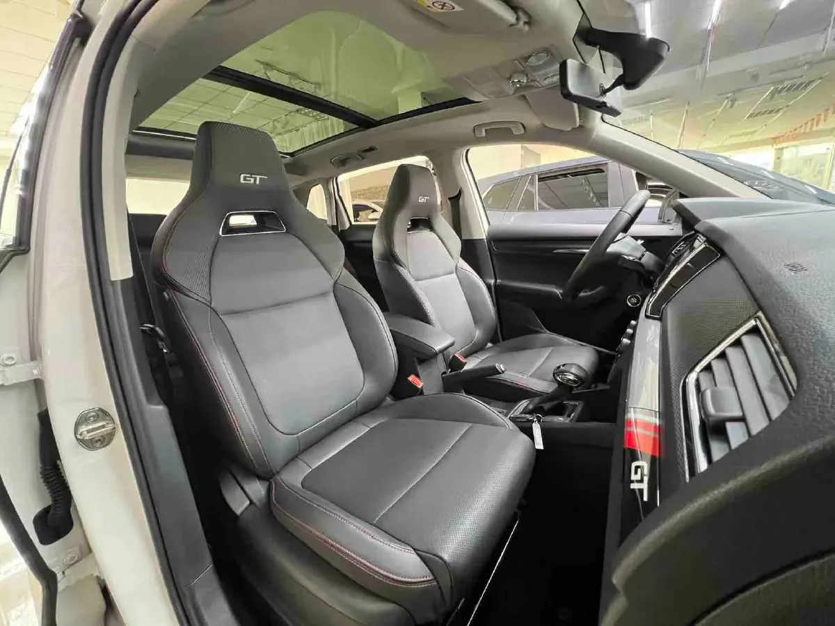 2021 Skoda Kamiq 1.2T 116HP L4 7DCT,autocango,china used car exporter,china ev exporter,chinese used car exporter,chinese used ev exporter