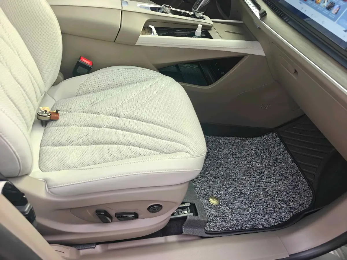 2023 Roewe RX9 2.0T 242HP L4 9AT,autocango,china used car exporter,china ev exporter,chinese used car exporter,chinese used ev exporter