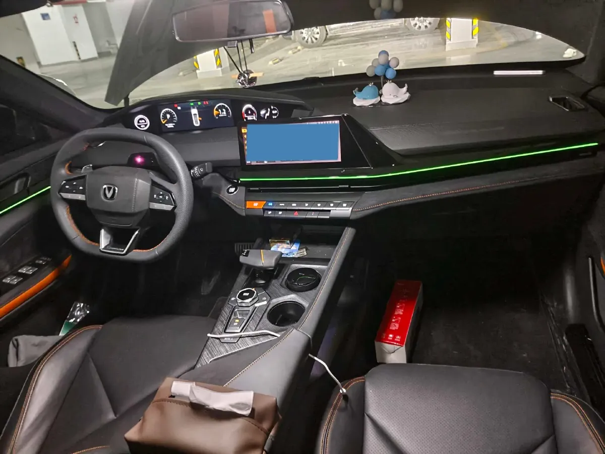 2022 ChangAn UNI-V 1.5T 188HP L4 7DCT,autocango,china used car exporter,china ev exporter,chinese used car exporter,chinese used ev exporter