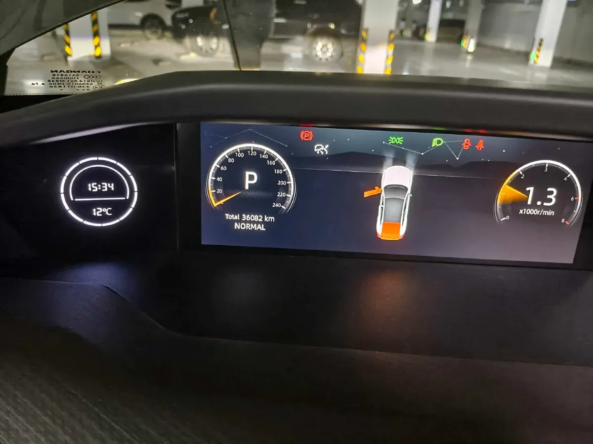 2022 ChangAn UNI-V 1.5T 188HP L4 7DCT,autocango,china used car exporter,china ev exporter,chinese used car exporter,chinese used ev exporter