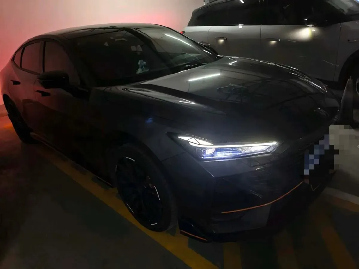 2022 ChangAn UNI-V 1.5T 188HP L4 7DCT,autocango,china used car exporter,china ev exporter,chinese used car exporter,chinese used ev exporter