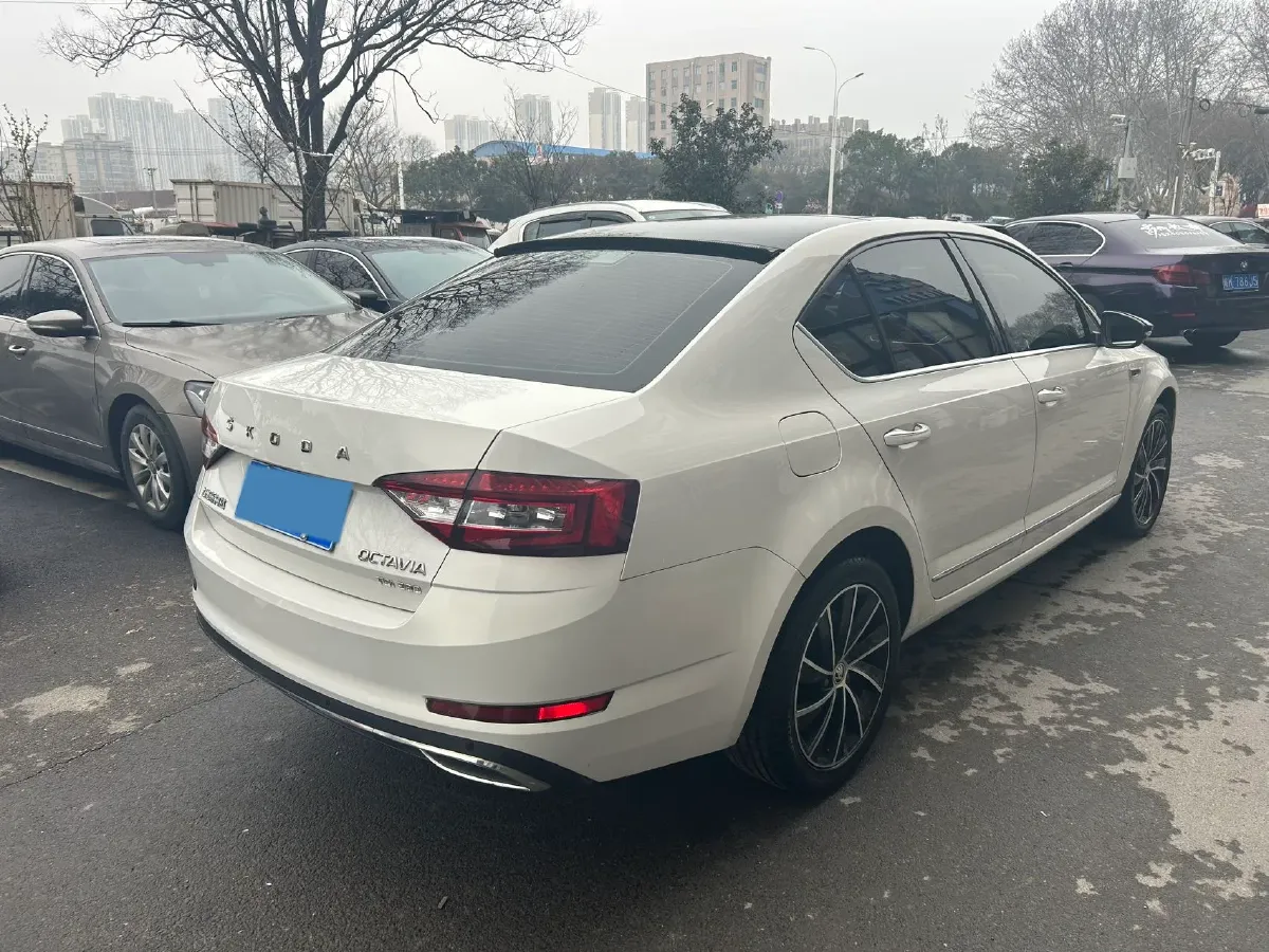 2020 Skoda Octavia 1.4T 150HP L4 7DCT,autocango,china used car exporter,china ev exporter,chinese used car exporter,chinese used ev exporter