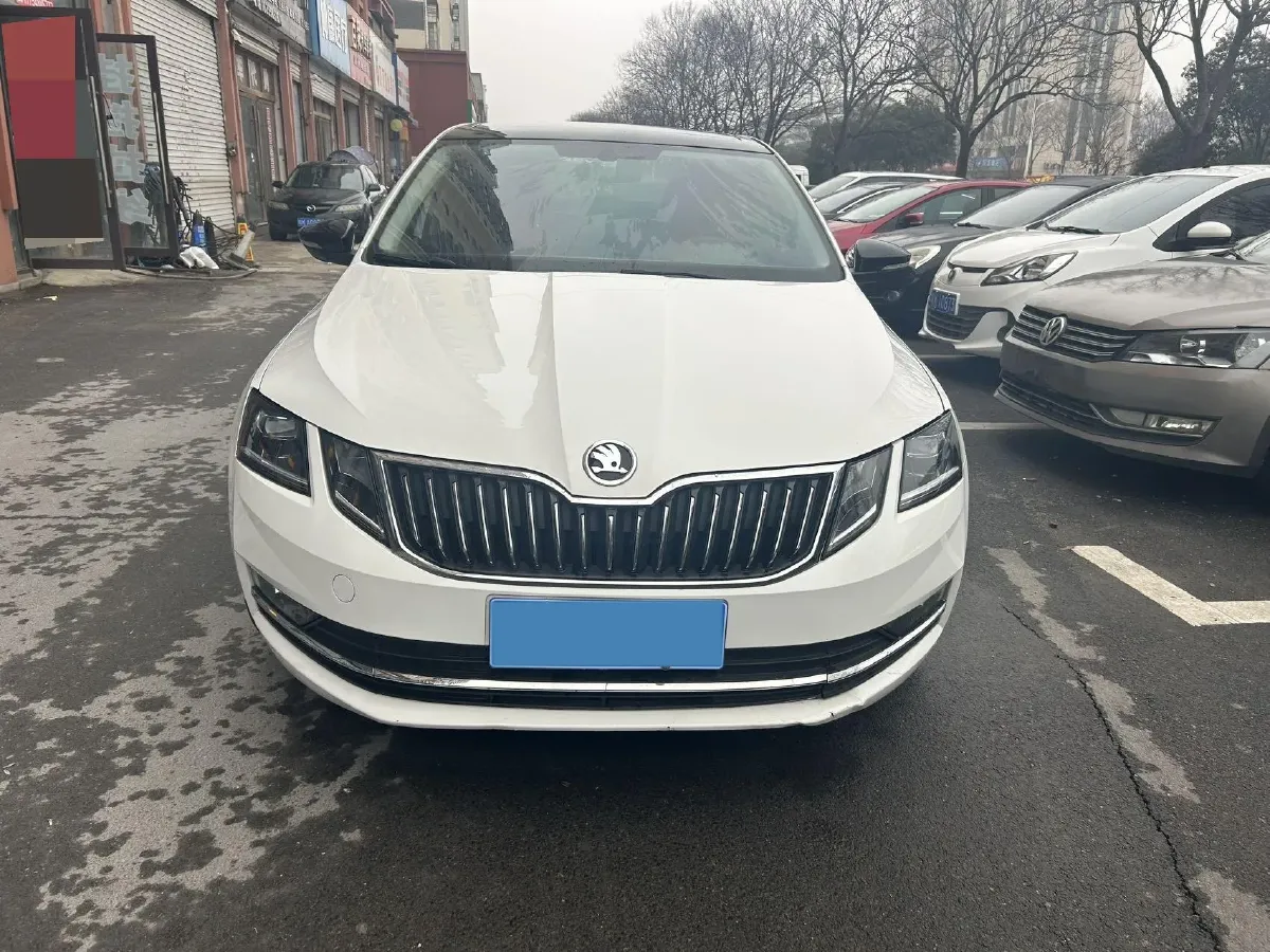 2020 Skoda Octavia 1.4T 150HP L4 7DCT,autocango,china used car exporter,china ev exporter,chinese used car exporter,chinese used ev exporter
