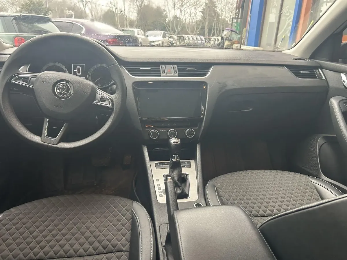 2020 Skoda Octavia 1.4T 150HP L4 7DCT,autocango,china used car exporter,china ev exporter,chinese used car exporter,chinese used ev exporter