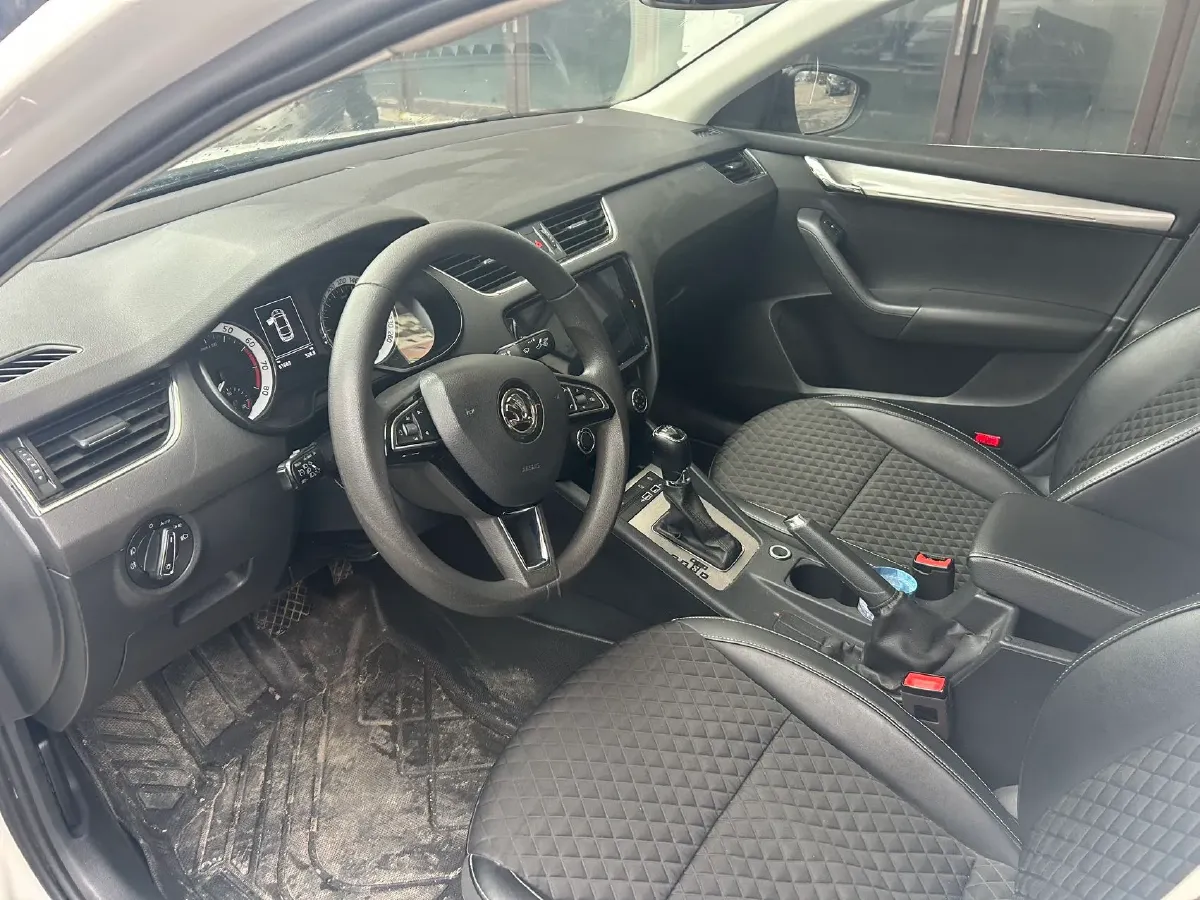 2020 Skoda Octavia 1.4T 150HP L4 7DCT,autocango,china used car exporter,china ev exporter,chinese used car exporter,chinese used ev exporter