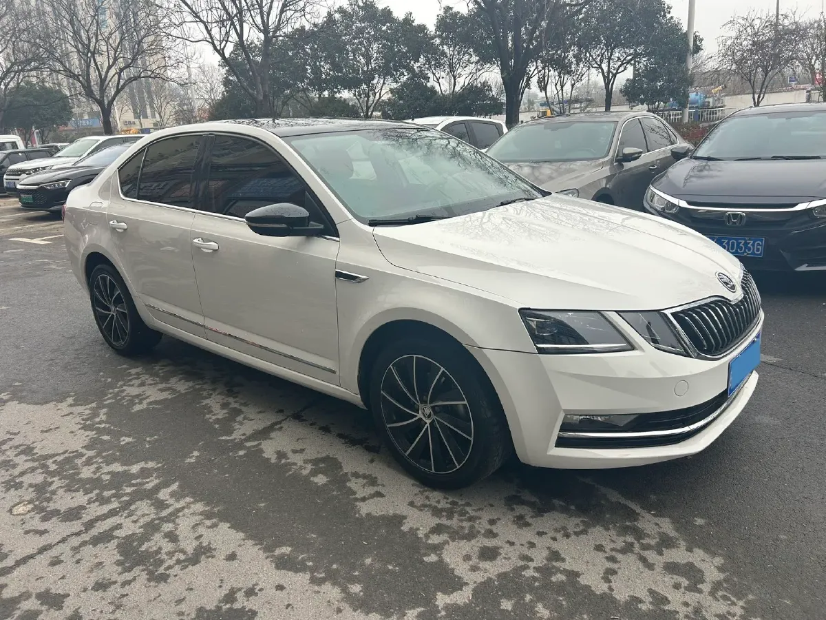 2020 Skoda Octavia 1.4T 150HP L4 7DCT,autocango,china used car exporter,china ev exporter,chinese used car exporter,chinese used ev exporter