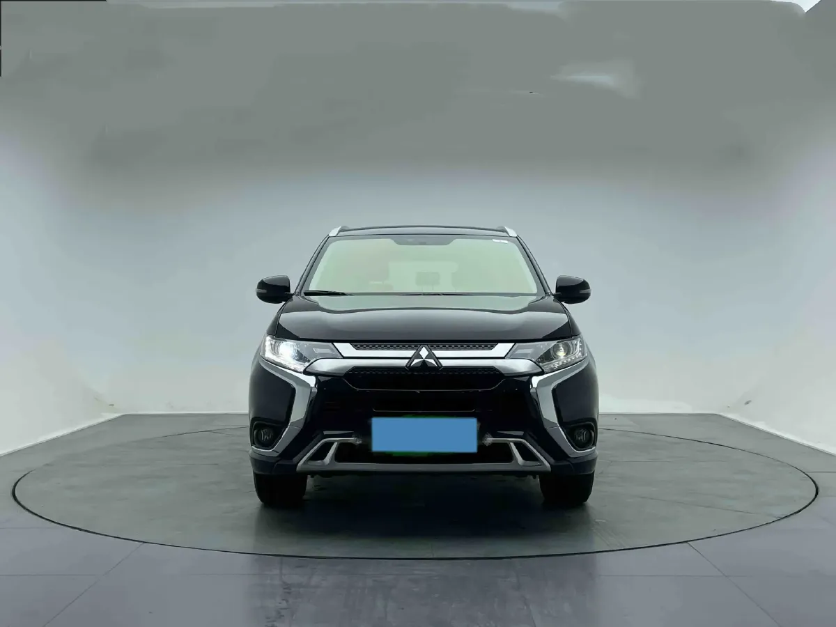 2021 Mitsubishi Outlander 2.0L 166HP L4 CVT,autocango,china used car exporter,china ev exporter,chinese used car exporter,chinese used ev exporter