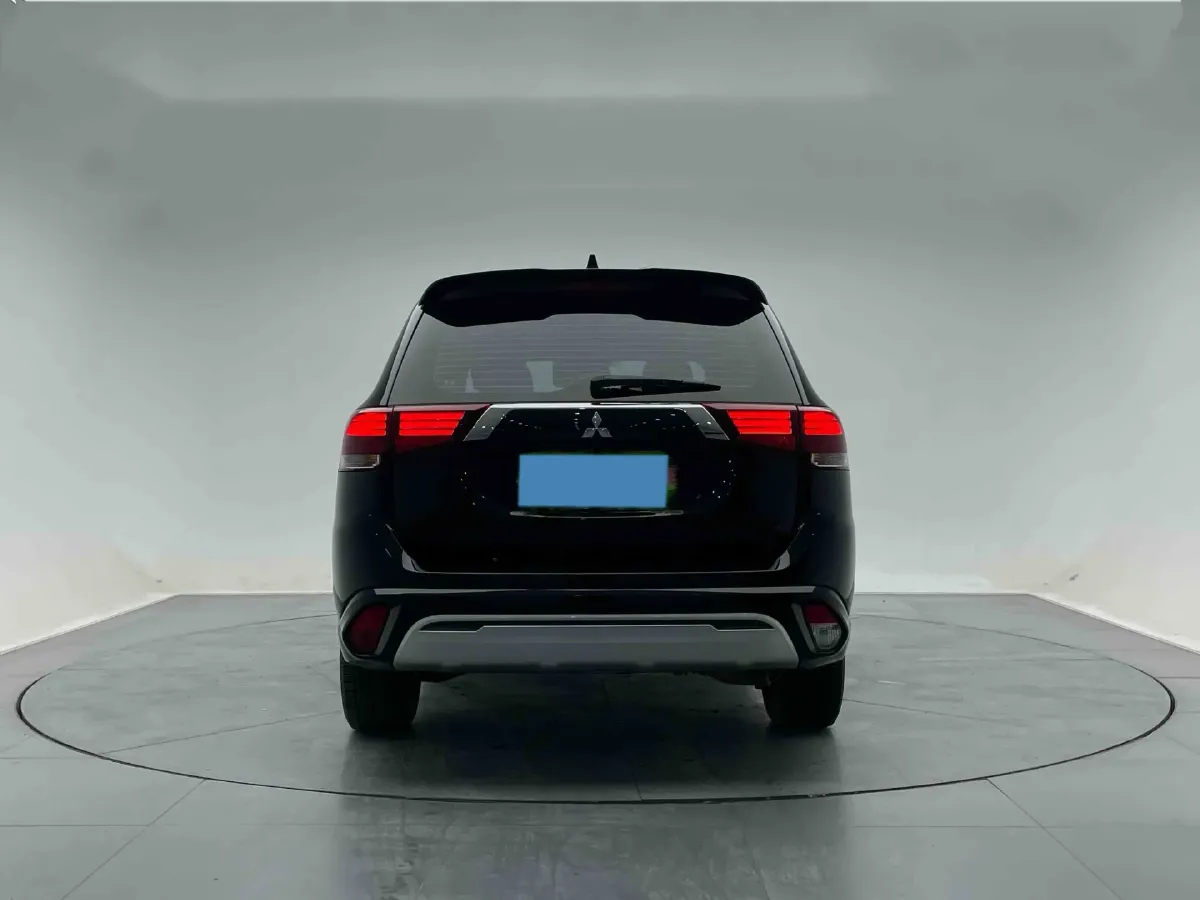 2021 Mitsubishi Outlander 2.0L 166HP L4 CVT,autocango,china used car exporter,china ev exporter,chinese used car exporter,chinese used ev exporter