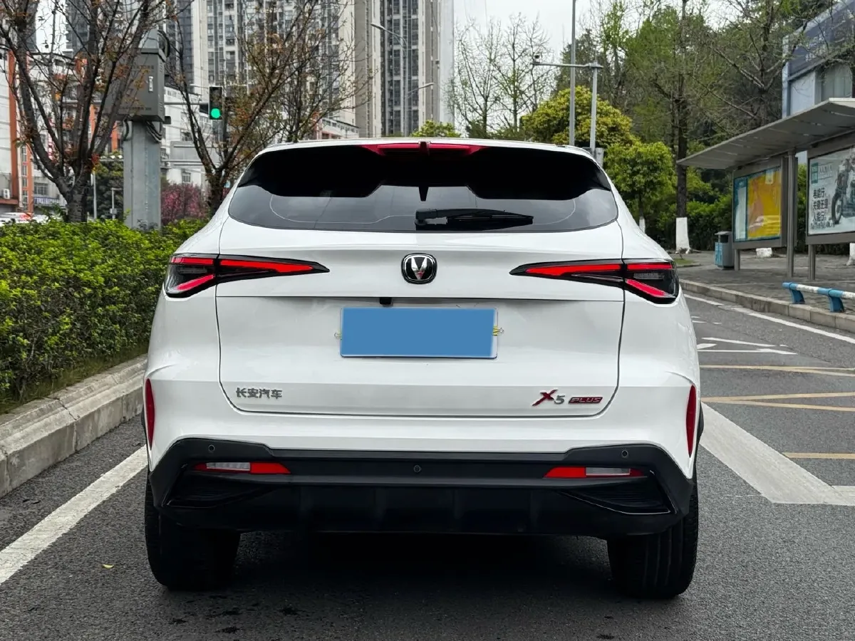 2024 ChangAn X5 PLUS 1.5T 188HP L4 7DCT,autocango,china used car exporter,china ev exporter,chinese used car exporter,chinese used ev exporter