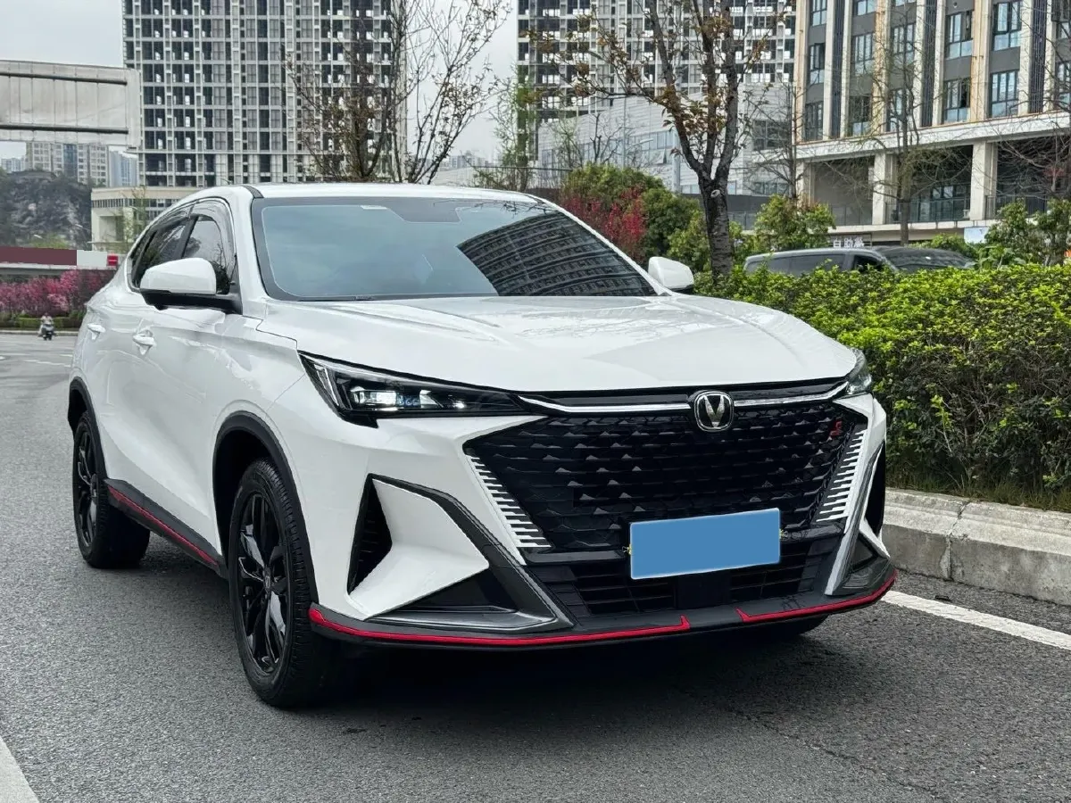 2024 ChangAn X5 PLUS 1.5T 188HP L4 7DCT,autocango,china used car exporter,china ev exporter,chinese used car exporter,chinese used ev exporter