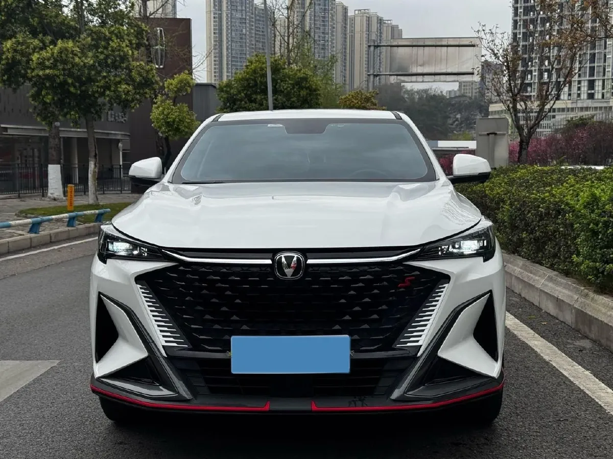 2024 ChangAn X5 PLUS 1.5T 188HP L4 7DCT,autocango,china used car exporter,china ev exporter,chinese used car exporter,chinese used ev exporter