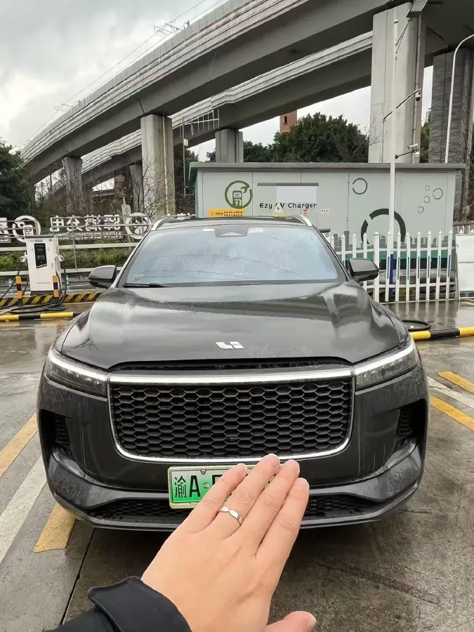 2021 Li ONE Range Extended 131HP REEV 40.5KWH,autocango,china used car exporter,china ev exporter,chinese used car exporter,chinese used ev exporter