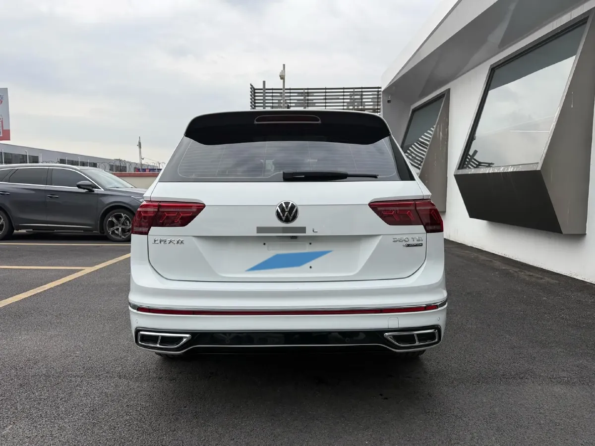 2023 Volkswagen Tiguan L 2.0T 220HP L4 7DCT,autocango,china used car exporter,china ev exporter,chinese used car exporter,chinese used ev exporter