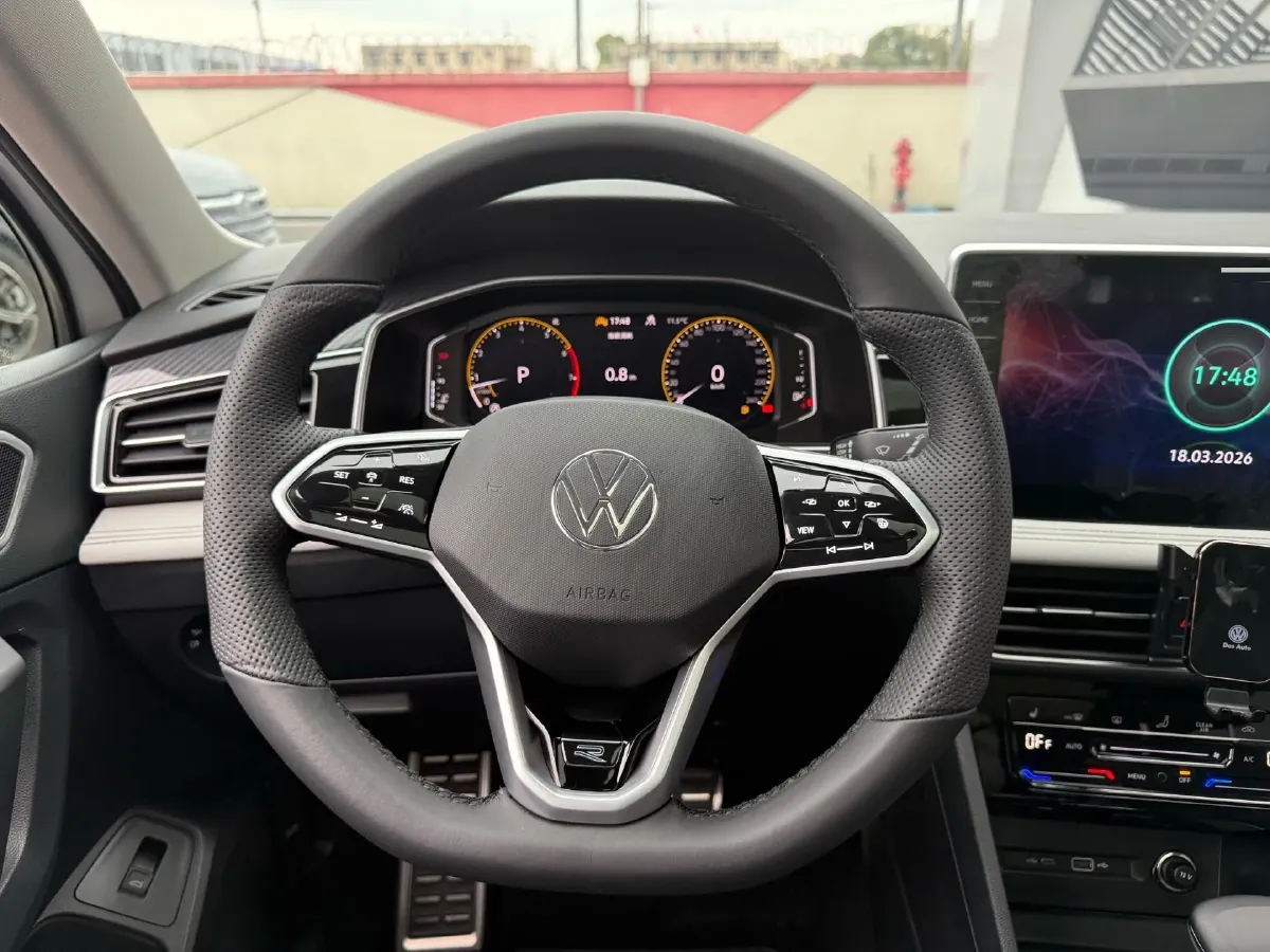 2023 Volkswagen Tiguan L 2.0T 220HP L4 7DCT,autocango,china used car exporter,china ev exporter,chinese used car exporter,chinese used ev exporter