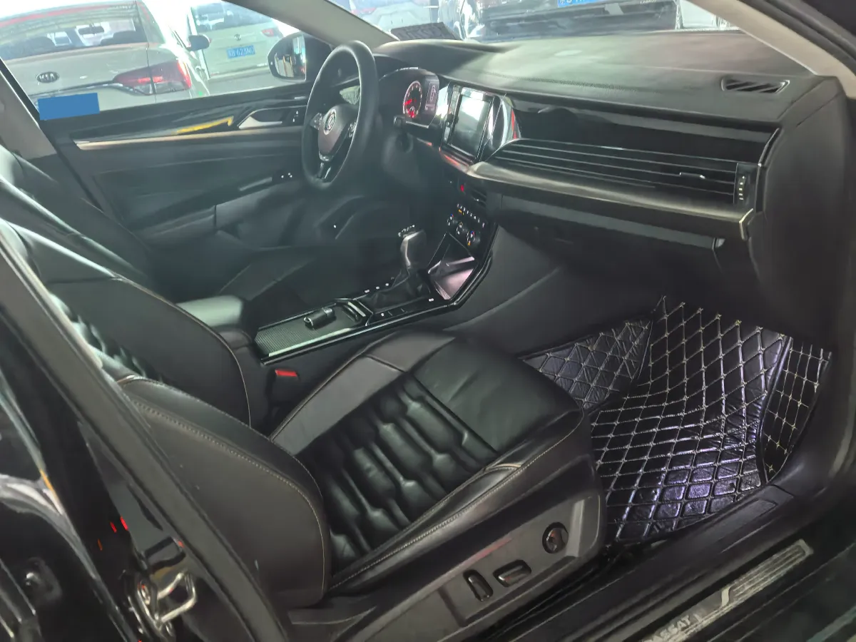 2019 Volvo V40 1.5T 152HP L4 6AT,autocango,china used car exporter,china ev exporter,chinese used car exporter,chinese used ev exporter