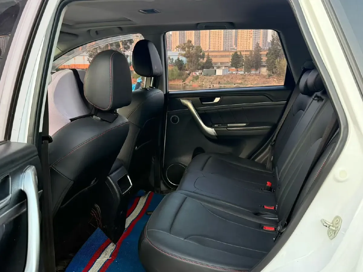 2017 Haval M6 1.5T 150HP L4 6AT,autocango,china used car exporter,china ev exporter,chinese used car exporter,chinese used ev exporter