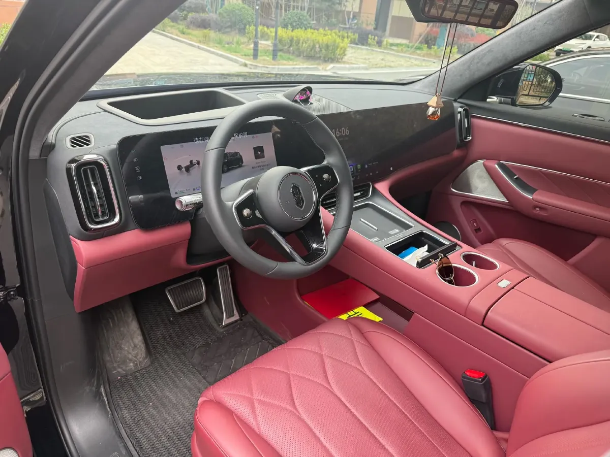 2025 AITO AITO M8 REEV 160HP REEV 53.4KWH,autocango,china used car exporter,china ev exporter,chinese used car exporter,chinese used ev exporter