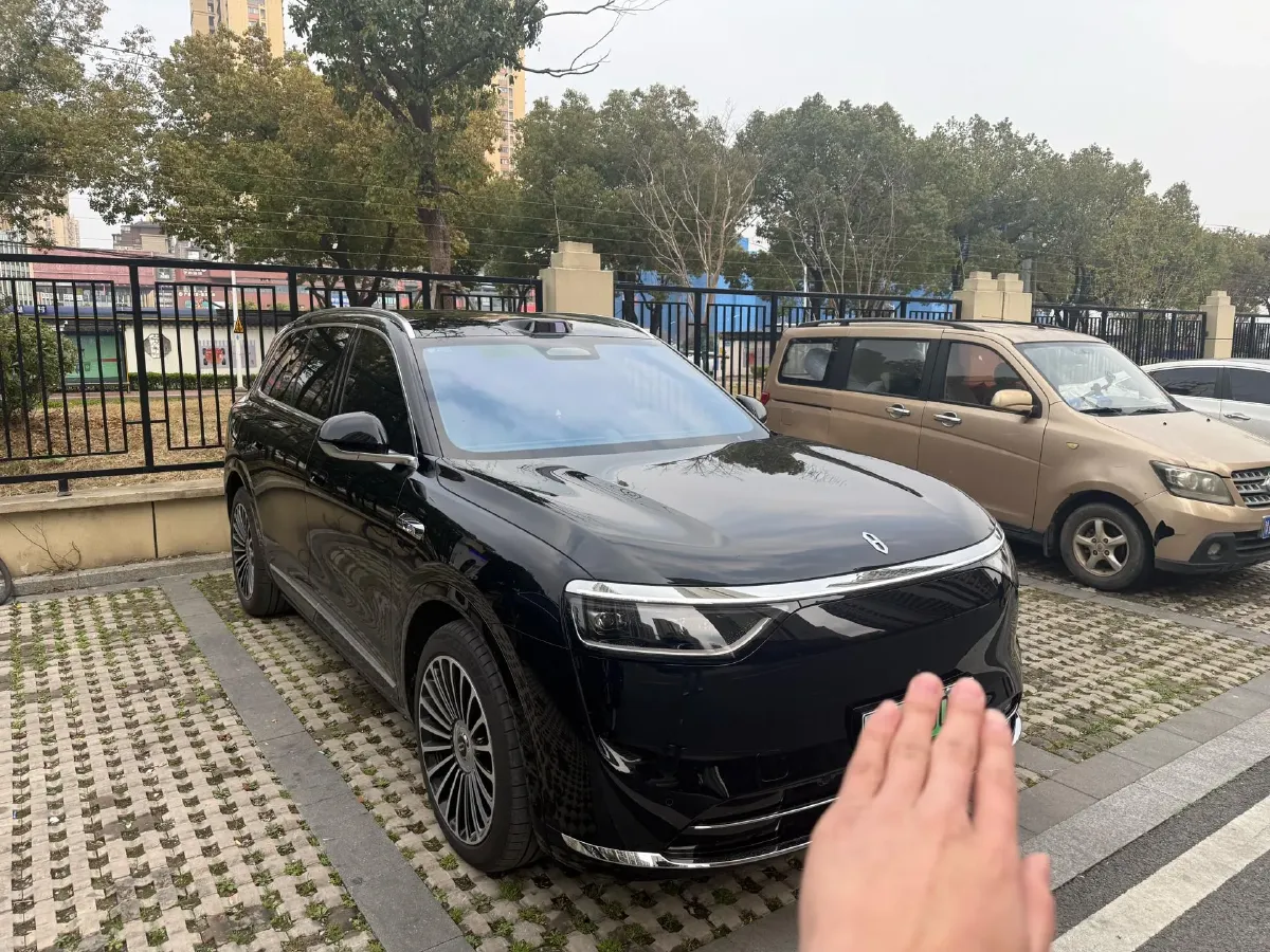 2025 AITO AITO M8 REEV 160HP REEV 53.4KWH,autocango,china used car exporter,china ev exporter,chinese used car exporter,chinese used ev exporter